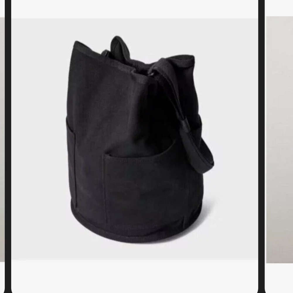 Everlane lantern tote black